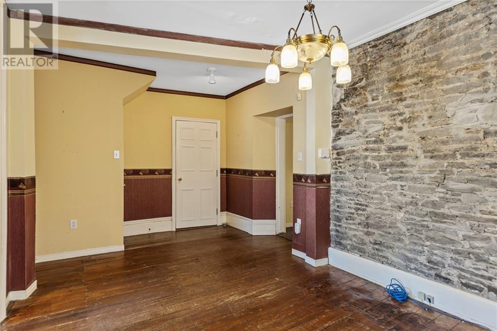 33 Perth Street, Brockville, Ontario  K6V 5C3 - Photo 6 - 1395122