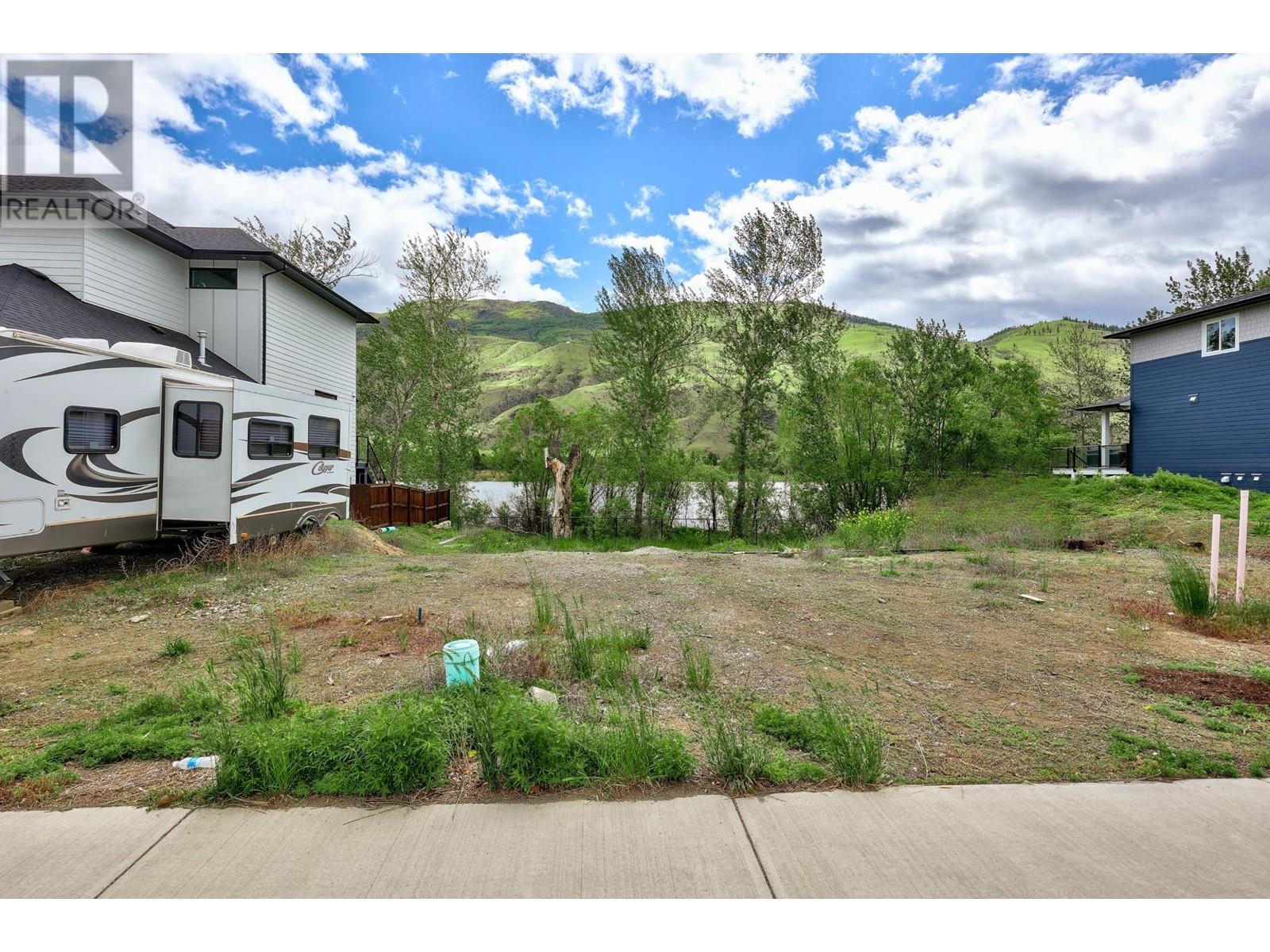 2728 BEACHMOUNT CRES, kamloops, British Columbia