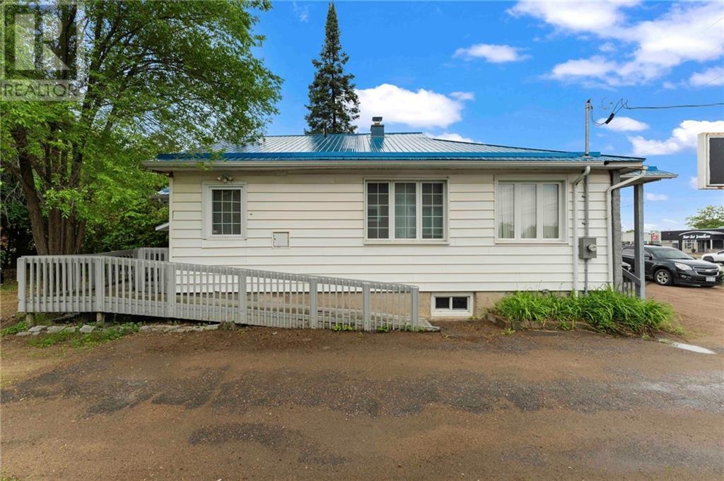 856 Pembroke Street E, Pembroke, Ontario  K8A 3M2 - Photo 17 - 1395488