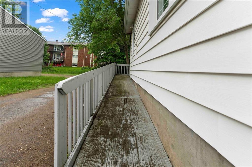 856 Pembroke Street E, Pembroke, Ontario  K8A 3M2 - Photo 18 - 1395488