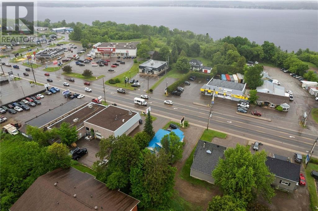 856 Pembroke Street E, Pembroke, Ontario  K8A 3M2 - Photo 2 - 1395488