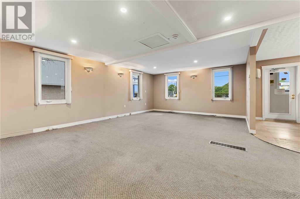 856 Pembroke Street E, Pembroke, Ontario  K8A 3M2 - Photo 7 - 1395488