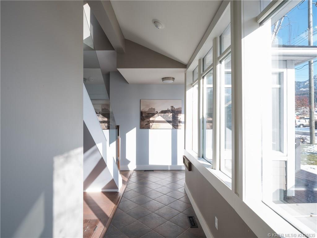 861 5th Avenue, Fernie, British Columbia  V0B 1M0 - Photo 7 - 2477544