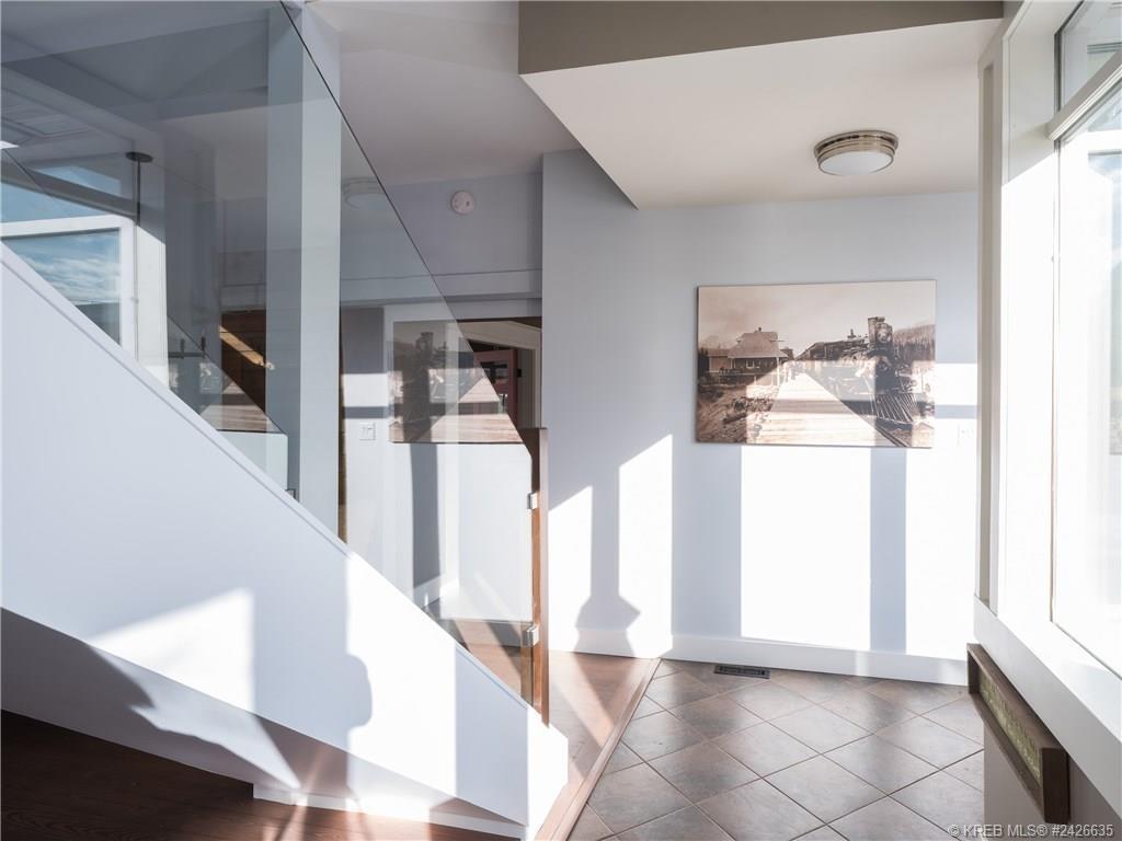 861 5th Avenue, Fernie, British Columbia  V0B 1M0 - Photo 9 - 2477544