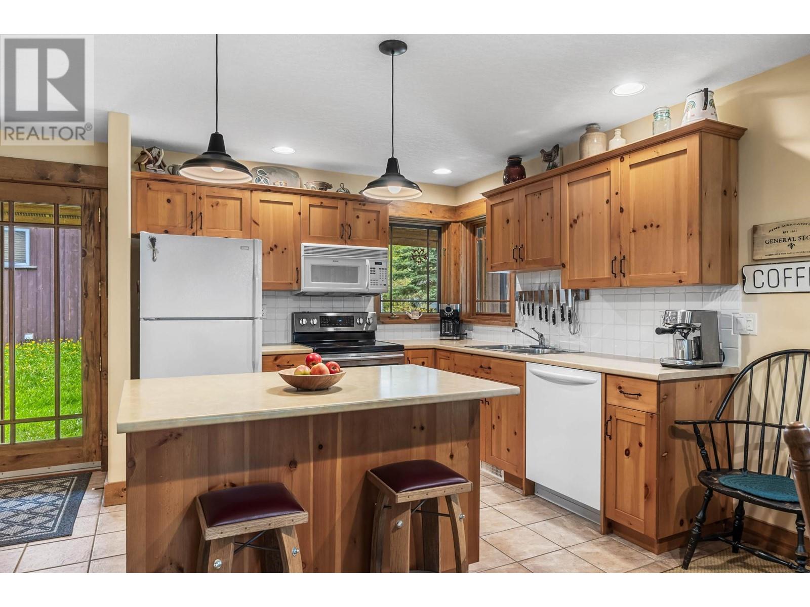 10-2700 Fairways Drive, Sun Peaks, British Columbia  V0E 5N0 - Photo 8 - 179096