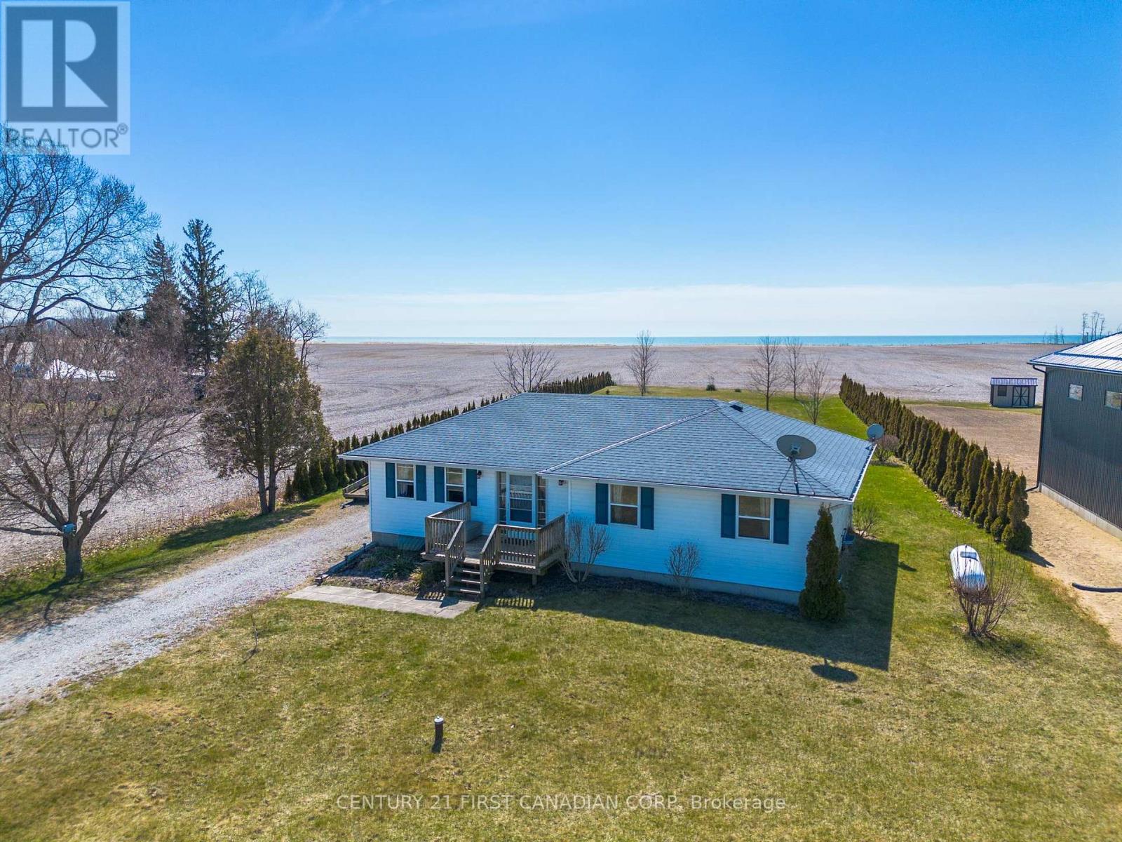 742 Lakeshore Road, Norfolk, Ontario  N0J 1T0 - Photo 4 - X8418036