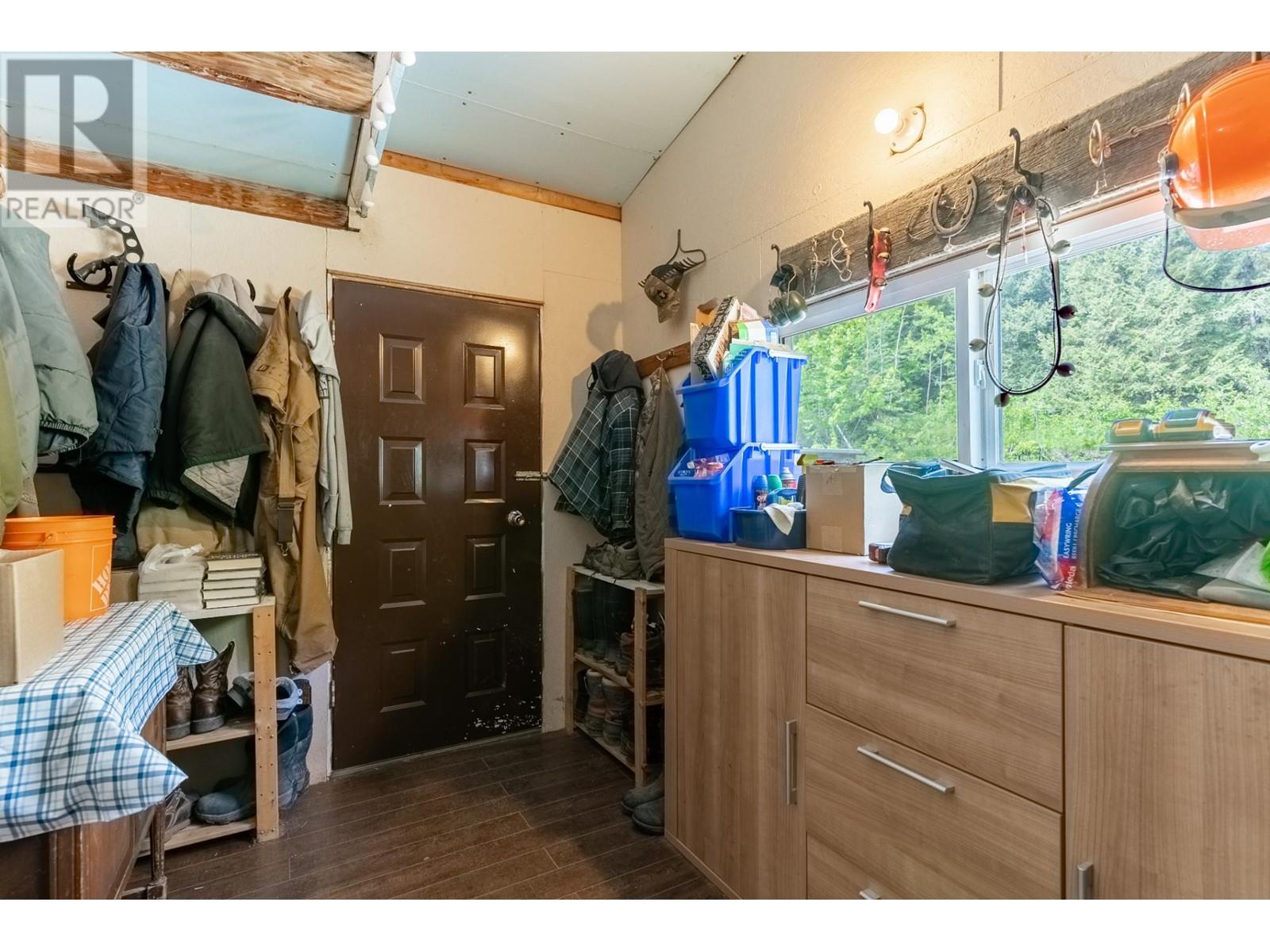 2025 Hat Creek Rd, Cache Creek, British Columbia  V0K 1H0 - Photo 4 - 179104