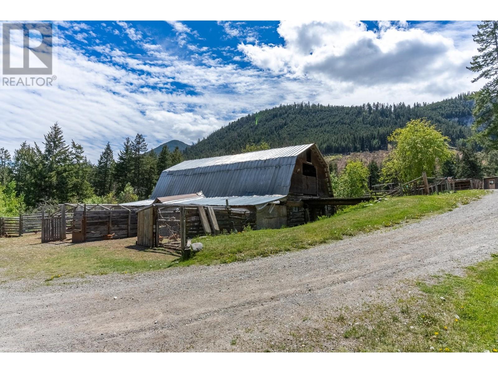 2025 Hat Creek Rd, Cache Creek, British Columbia  V0K 1H0 - Photo 67 - 179104