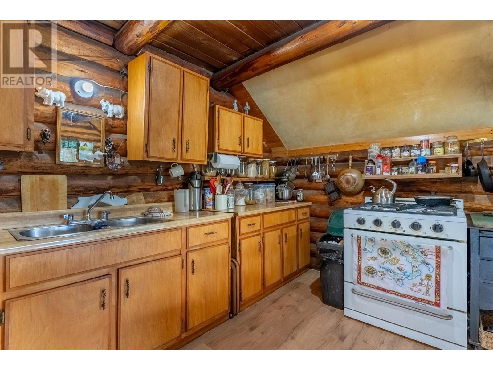 2025 Hat Creek Rd, Cache Creek, British Columbia  V0K 1H0 - Photo 7 - 179104