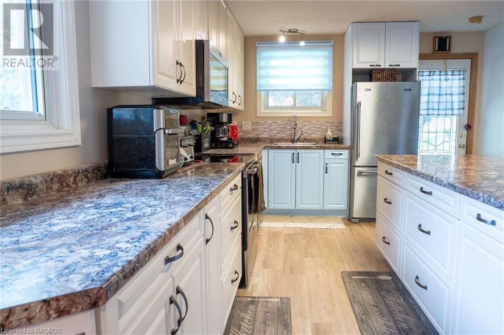 629 Scott Street, Kincardine, Ontario  N2Z 1V7 - Photo 8 - 40601051