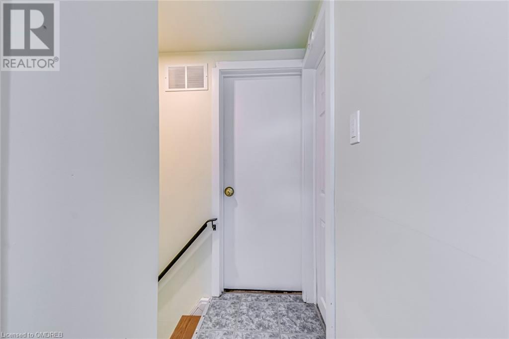 10 Flamboro Street, Waterdown, Ontario  L9H 4Z3 - Photo 21 - 40602796