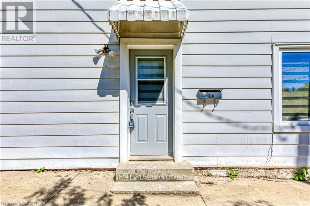 10 Flamboro Street, Waterdown, Ontario  L9H 4Z3 - Photo 5 - 40602796