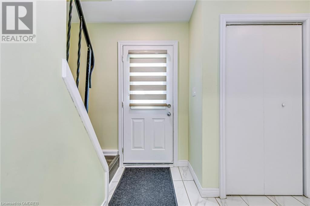 10 Flamboro Street, Waterdown, Ontario  L9H 4Z3 - Photo 6 - 40602796