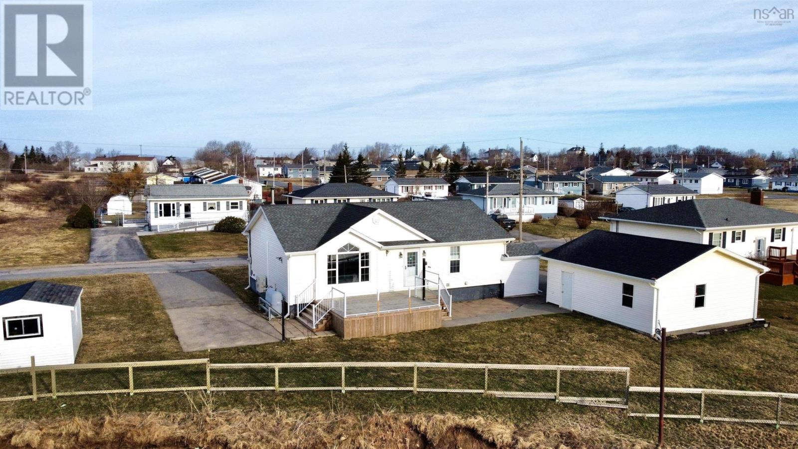 1011 Shore Road, Sydney Mines, Nova Scotia B1V 1B2 (27014182) nshome.ca