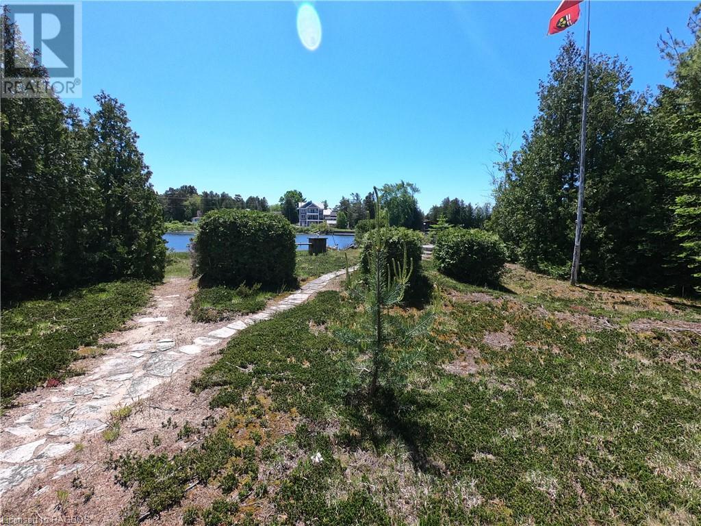 47 Sog Je Wa Sa Drive, Chief's Point Indian Reserve #28, Ontario  N0H 2G0 - Photo 17 - 40598384