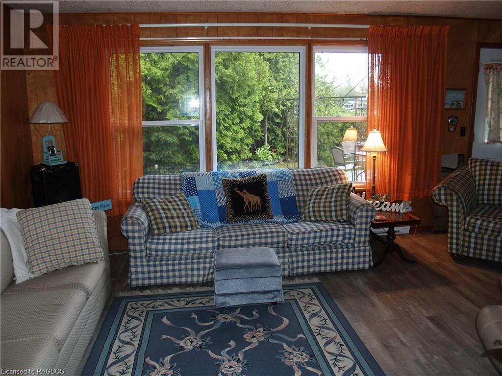 47 Sog Je Wa Sa Drive, Chief's Point Indian Reserve #28, Ontario  N0H 2G0 - Photo 6 - 40598384