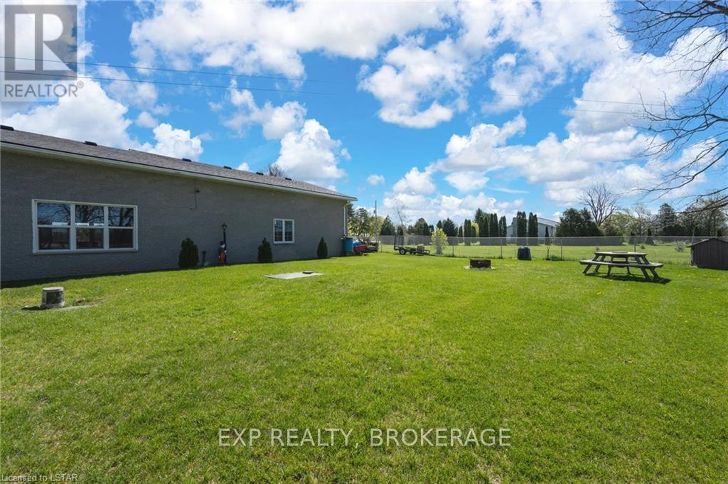 20437 Melbourne Road, Southwest Middlesex (Middlemiss), Ontario  N0L 1T0 - Photo 36 - X8382270