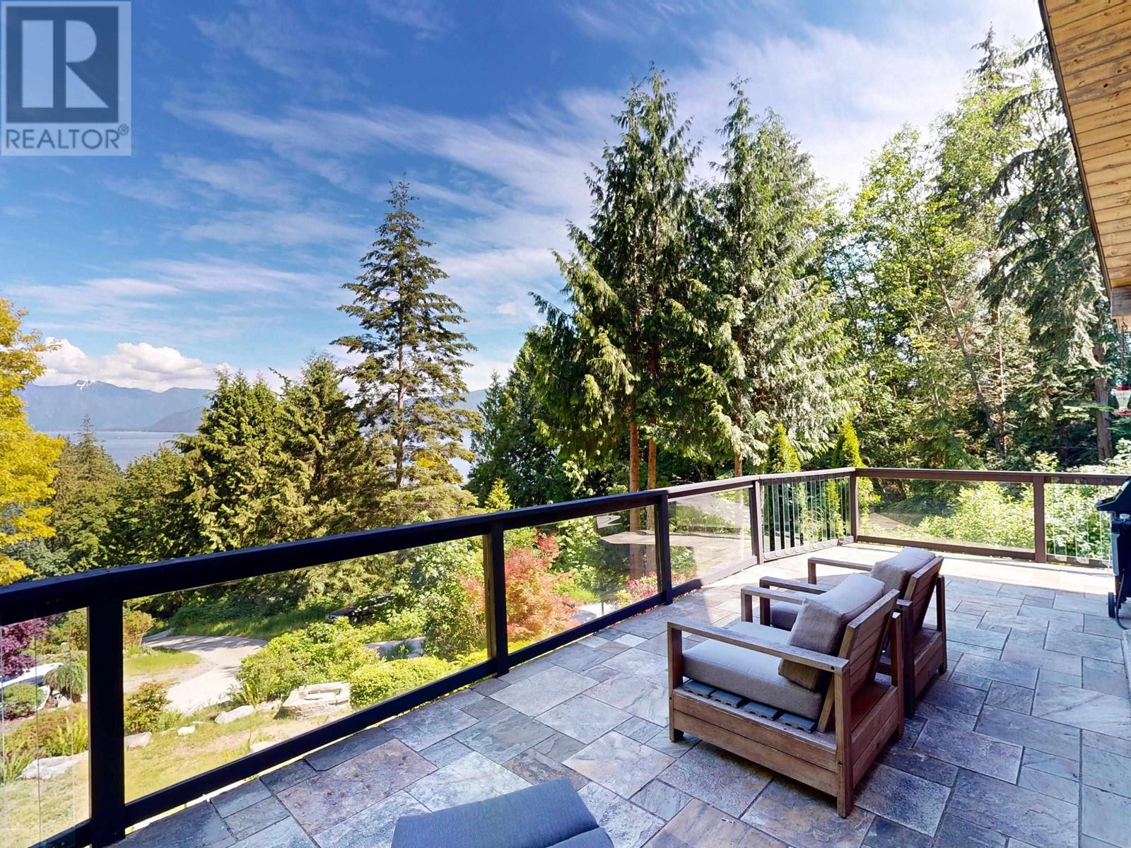 1861 North Road, Gibsons, British Columbia  V0N 1V1 - Photo 10 - R2892344