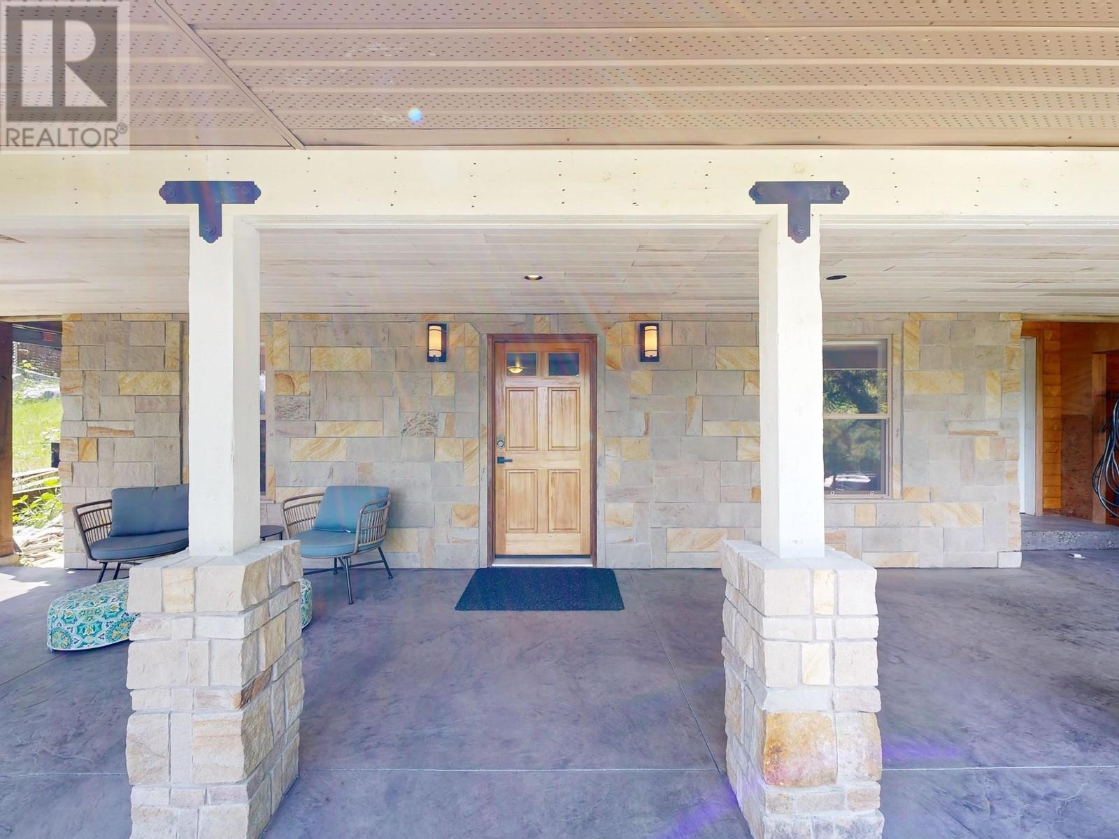 1861 North Road, Gibsons, British Columbia  V0N 1V1 - Photo 11 - R2892344