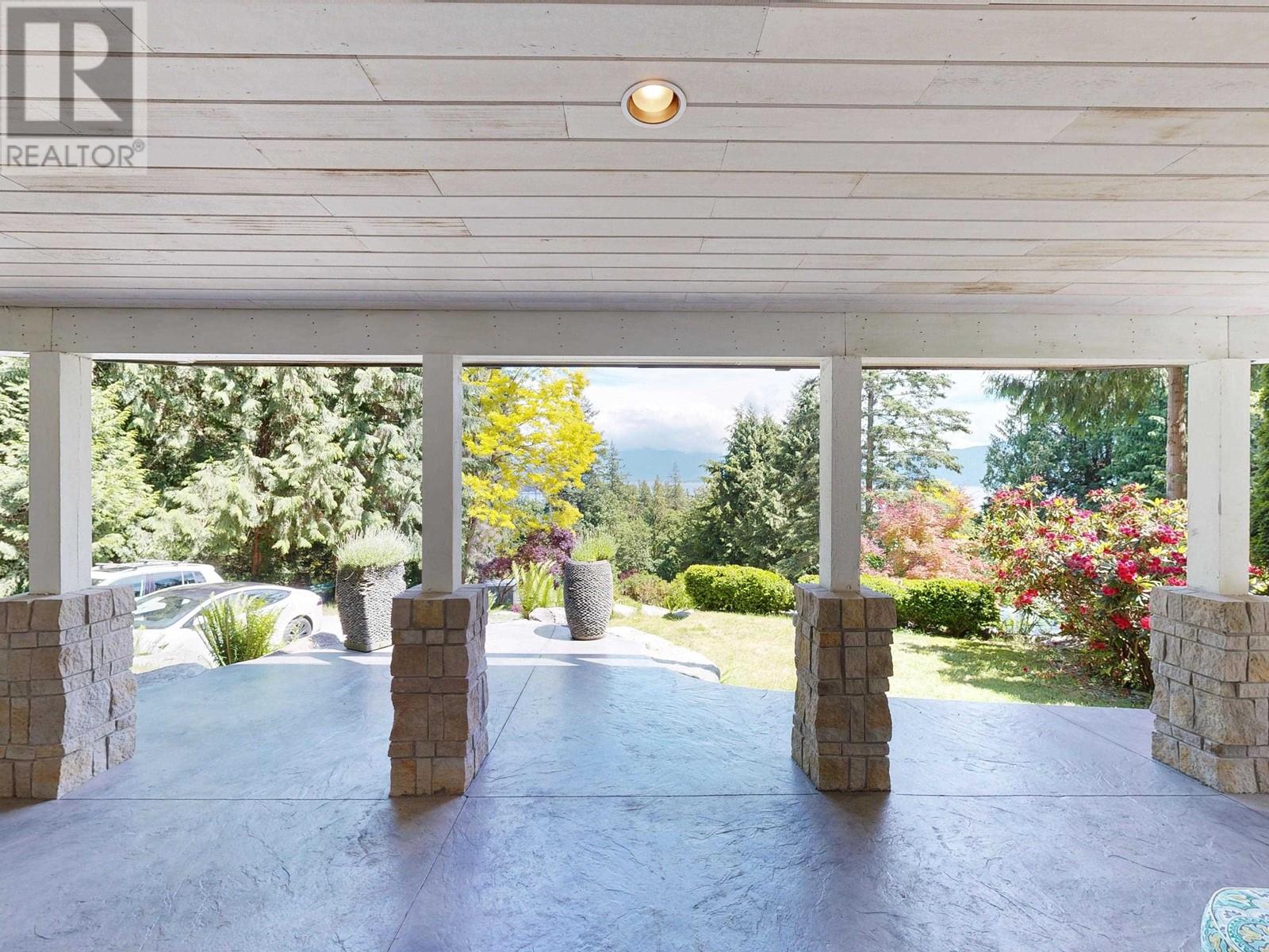 1861 North Road, Gibsons, British Columbia  V0N 1V1 - Photo 12 - R2892344