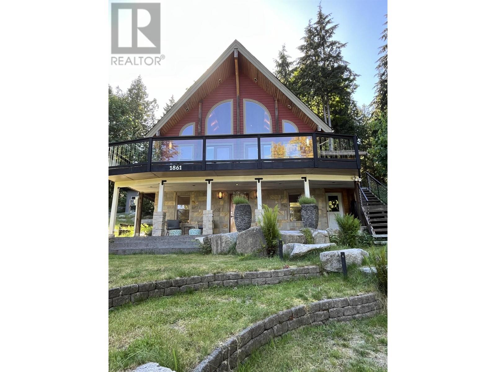 1861 North Road, Gibsons, British Columbia  V0N 1V1 - Photo 2 - R2892344