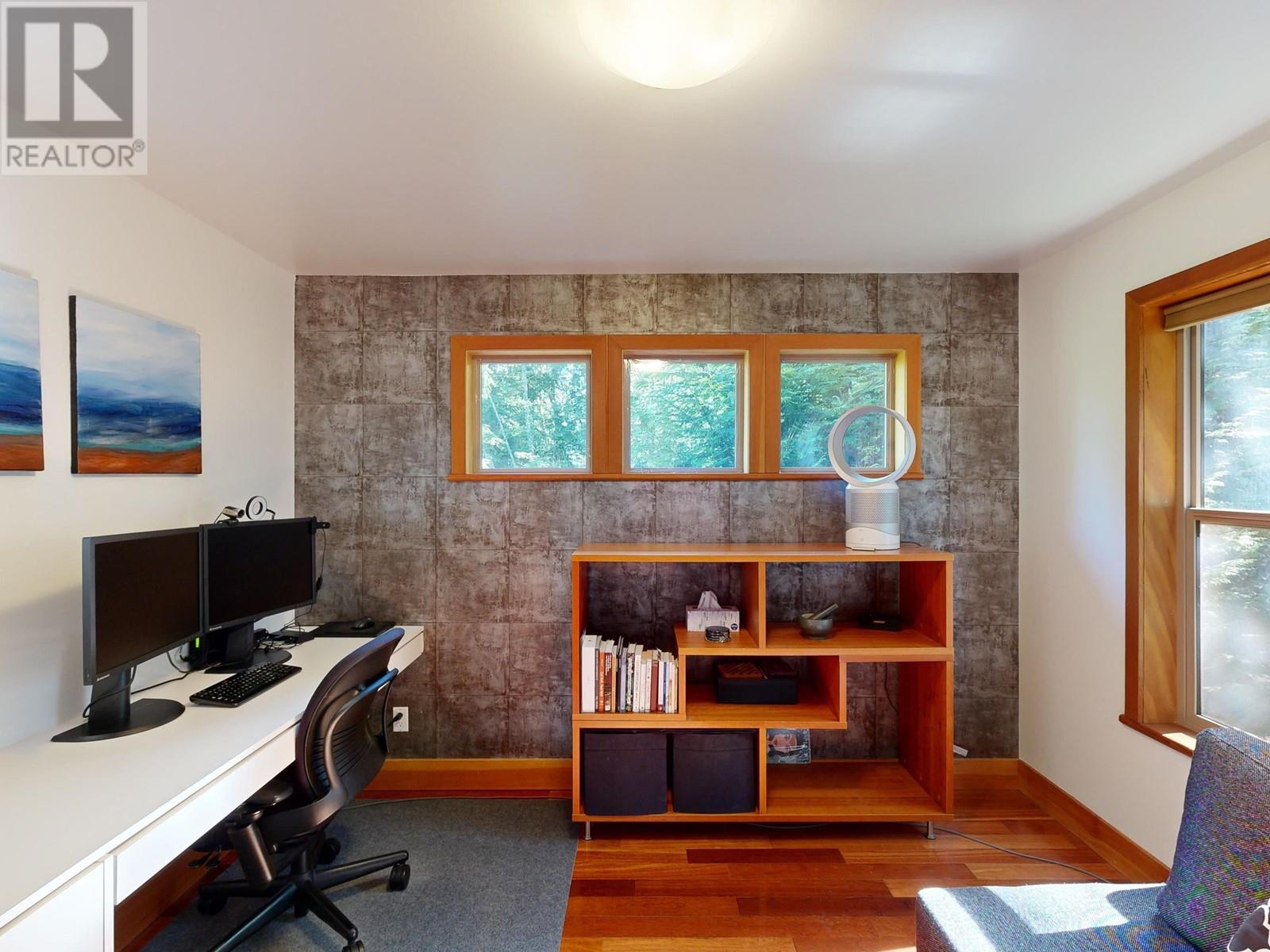 1861 North Road, Gibsons, British Columbia  V0N 1V1 - Photo 25 - R2892344