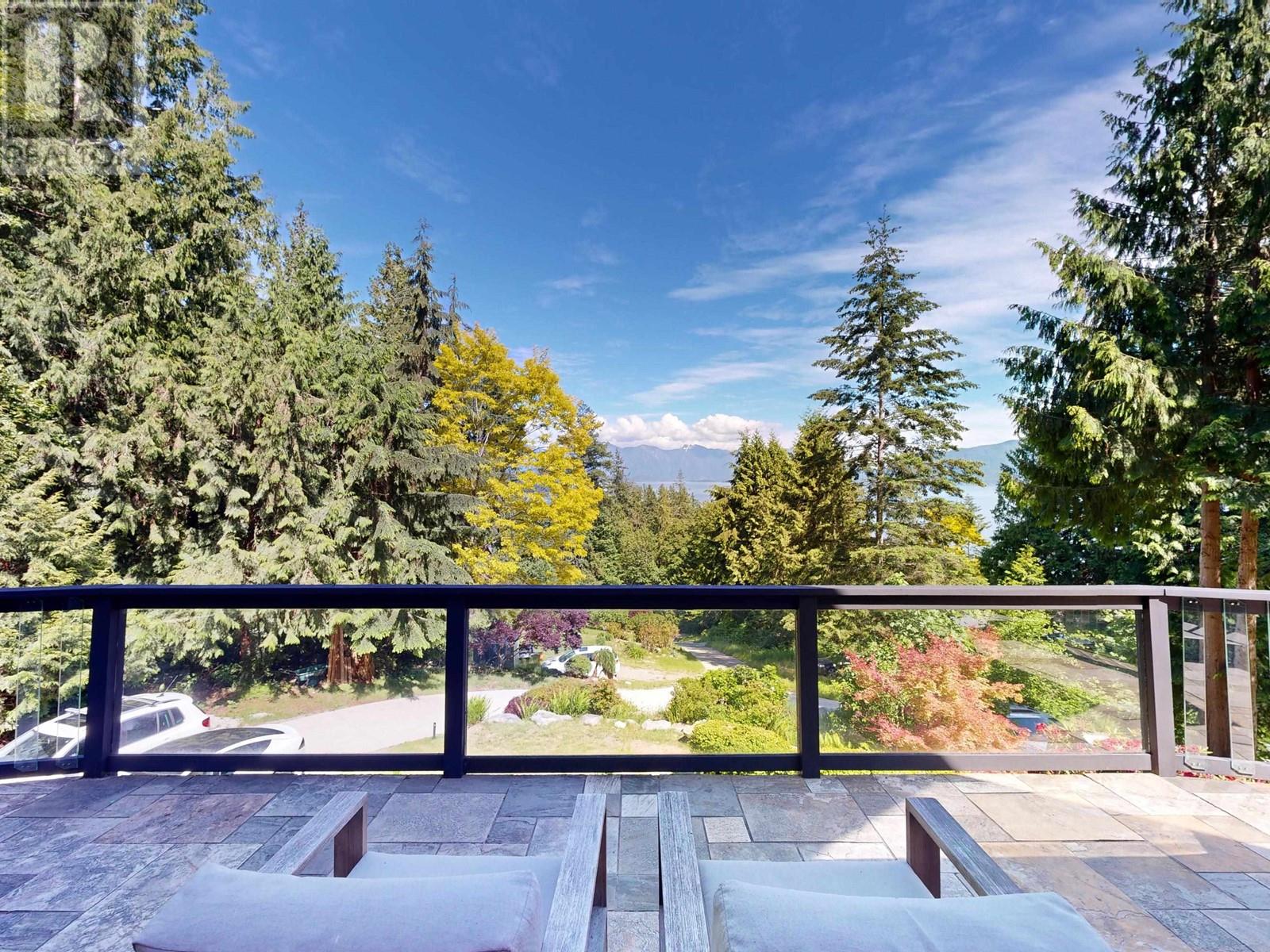 1861 North Road, Gibsons, British Columbia  V0N 1V1 - Photo 9 - R2892344