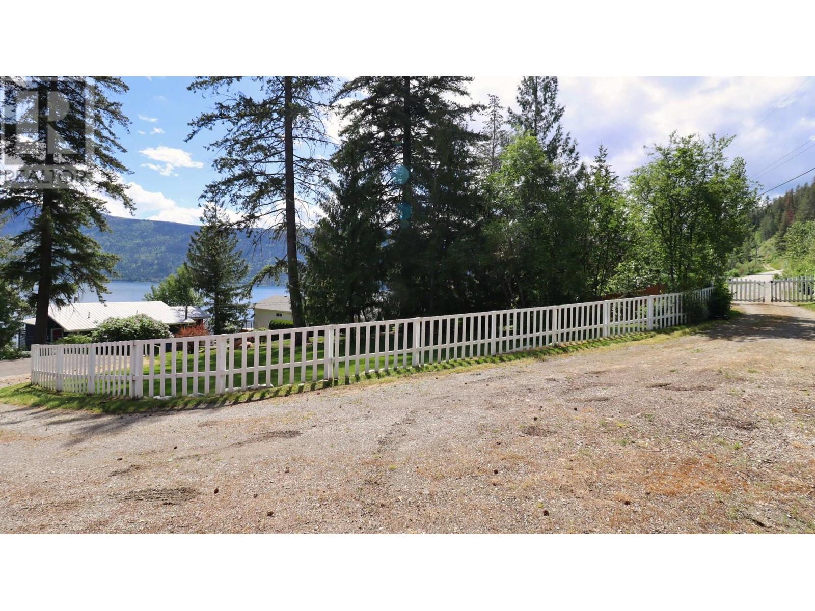 1065 Little Shuswap Lake Road, Chase, British Columbia  V0E 1M2 - Photo 6 - 179128