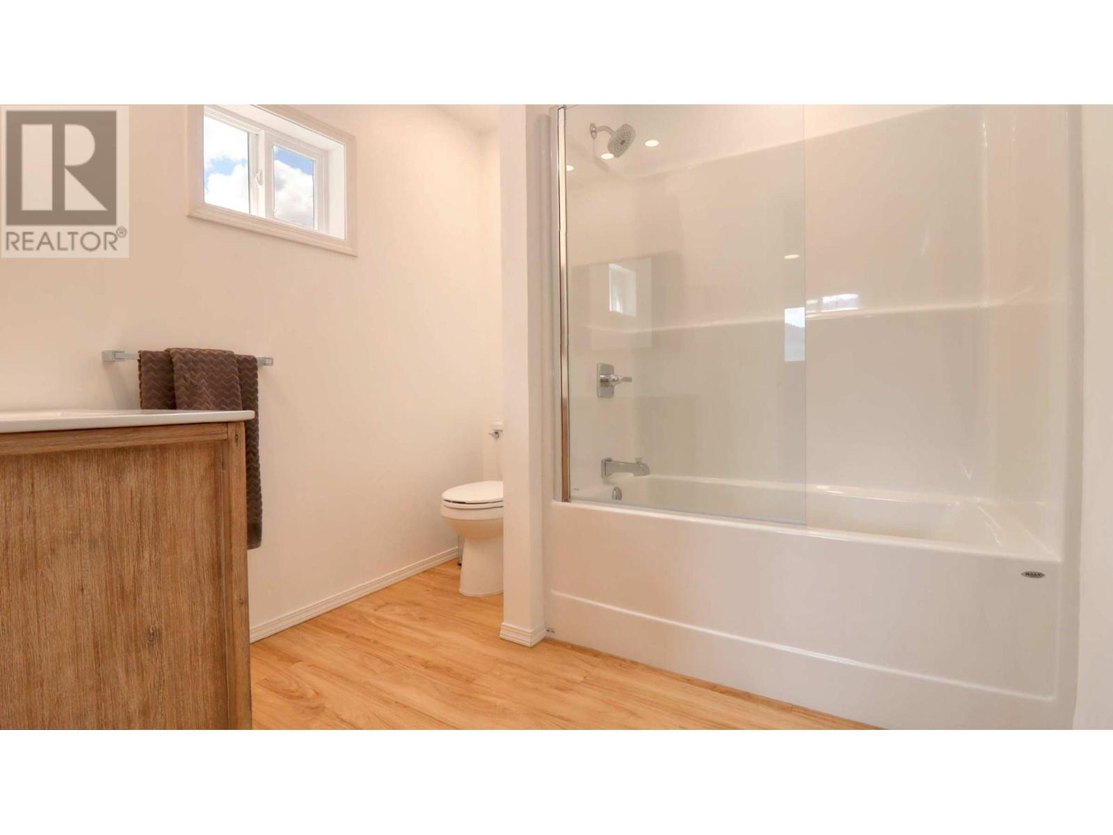 1065 Little Shuswap Lake Road, Chase, British Columbia  V0E 1M2 - Photo 35 - 179128