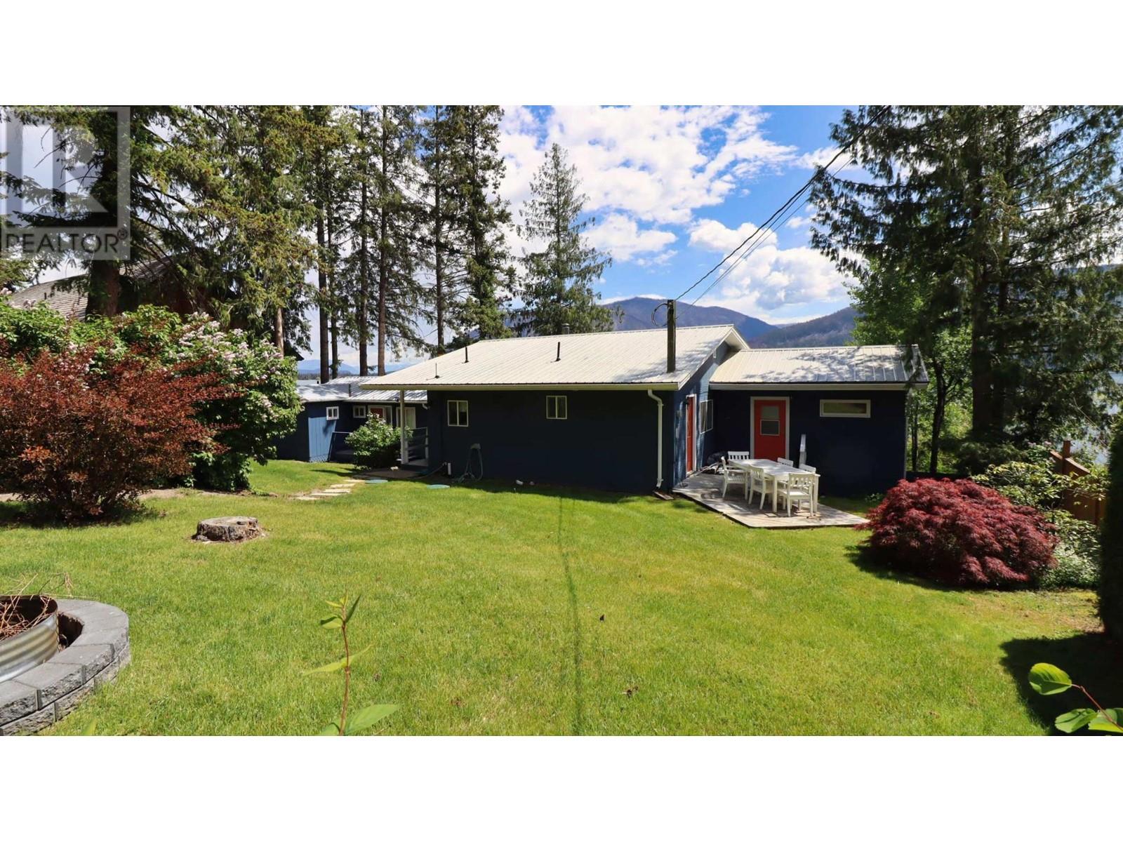1065 Little Shuswap Lake Road, Chase, British Columbia  V0E 1M2 - Photo 13 - 179128
