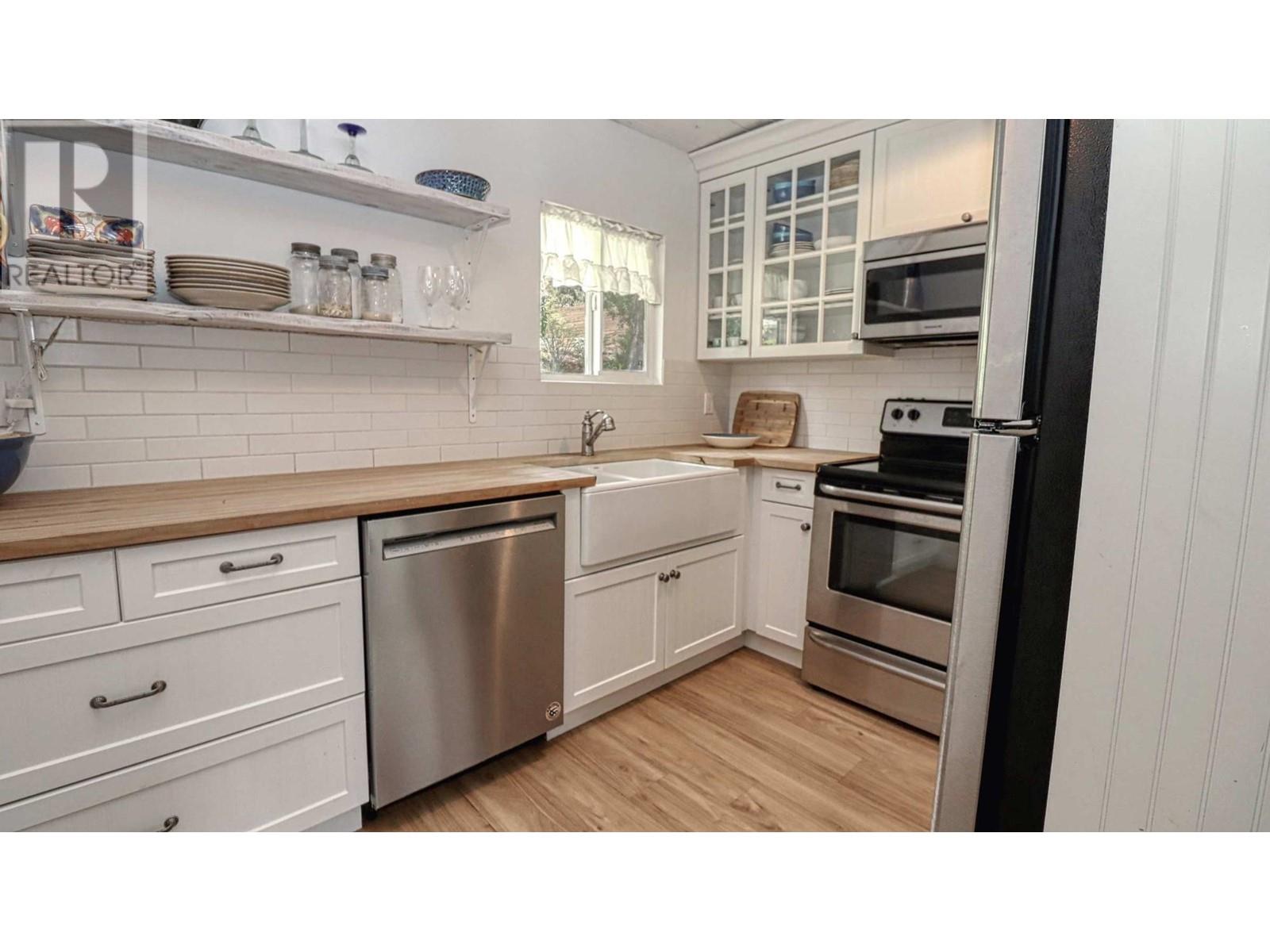 1065 Little Shuswap Lake Road, Chase, British Columbia  V0E 1M2 - Photo 18 - 179128