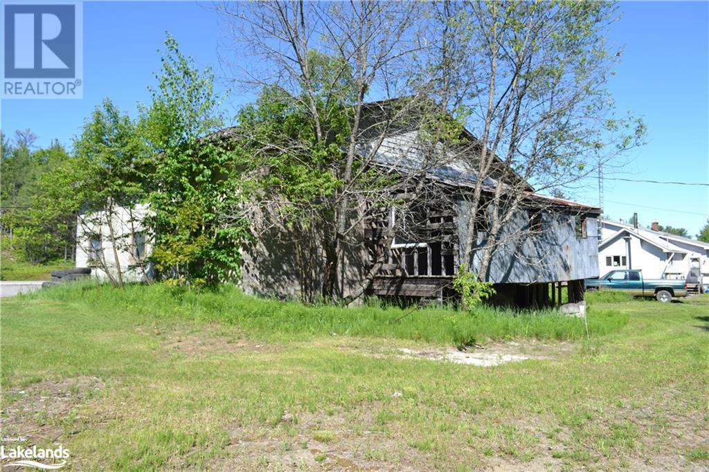 1604 69 Highway, Pointe Au Baril, Ontario  P0G 1K0 - Photo 2 - 40603488