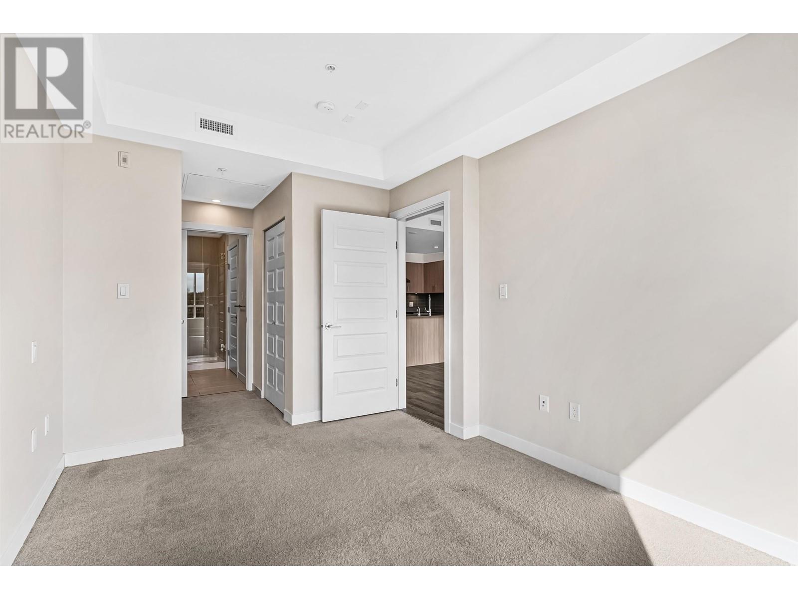 Listing Picture 12 of 32 : 302 23100 GARRIPIE AVENUE, Richmond / 烈治文 - 魯藝地產 Yvonne Lu Group - MLS Medallion Club Member