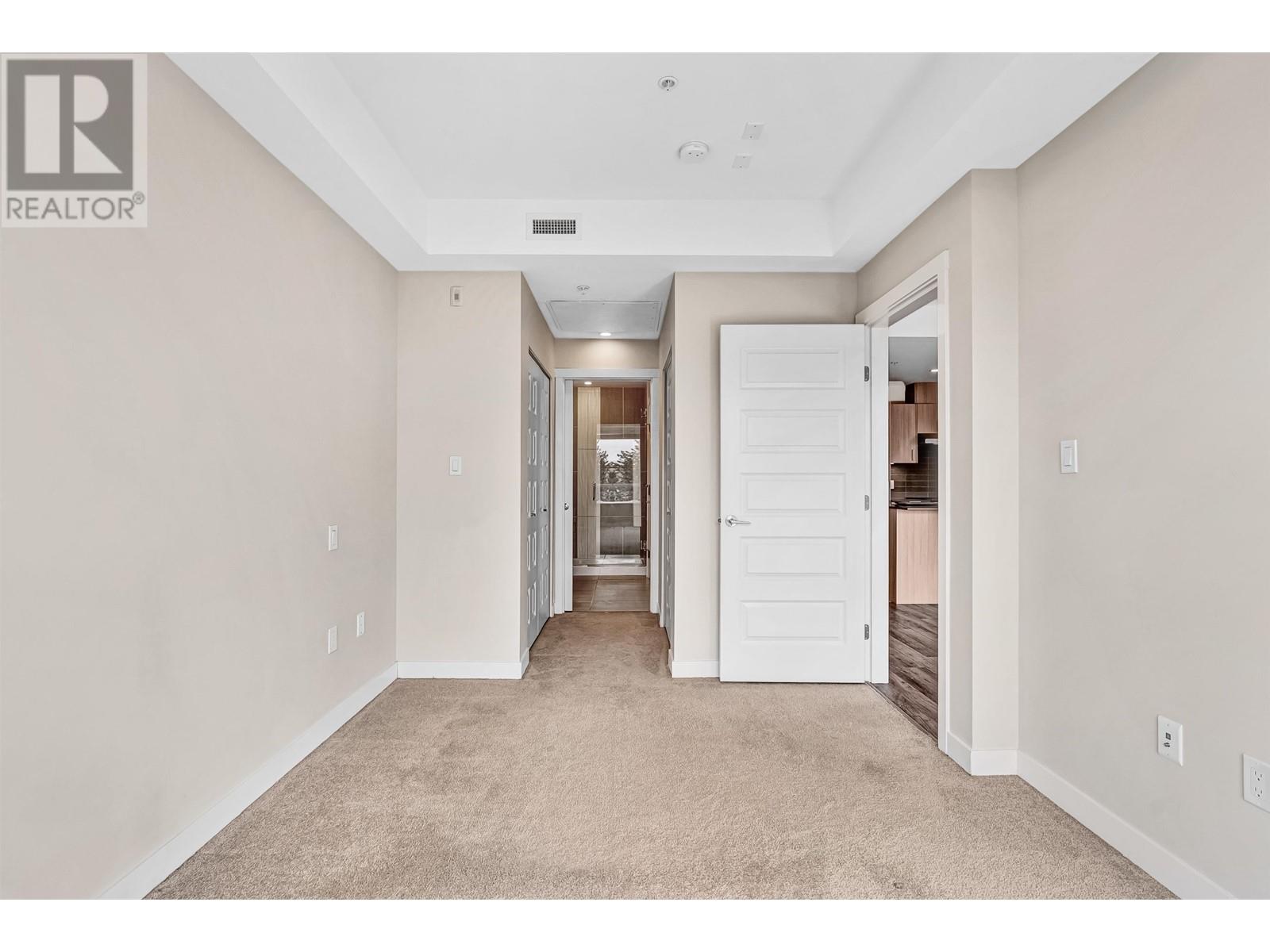 Listing Picture 13 of 32 : 302 23100 GARRIPIE AVENUE, Richmond / 烈治文 - 魯藝地產 Yvonne Lu Group - MLS Medallion Club Member