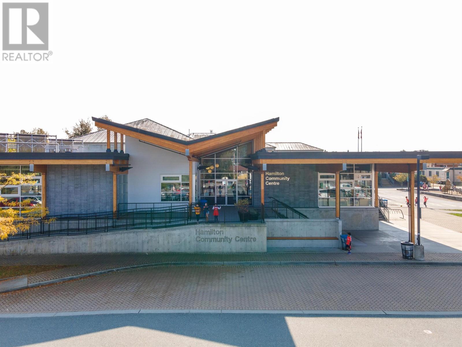 Listing Picture 24 of 32 : 302 23100 GARRIPIE AVENUE, Richmond / 烈治文 - 魯藝地產 Yvonne Lu Group - MLS Medallion Club Member