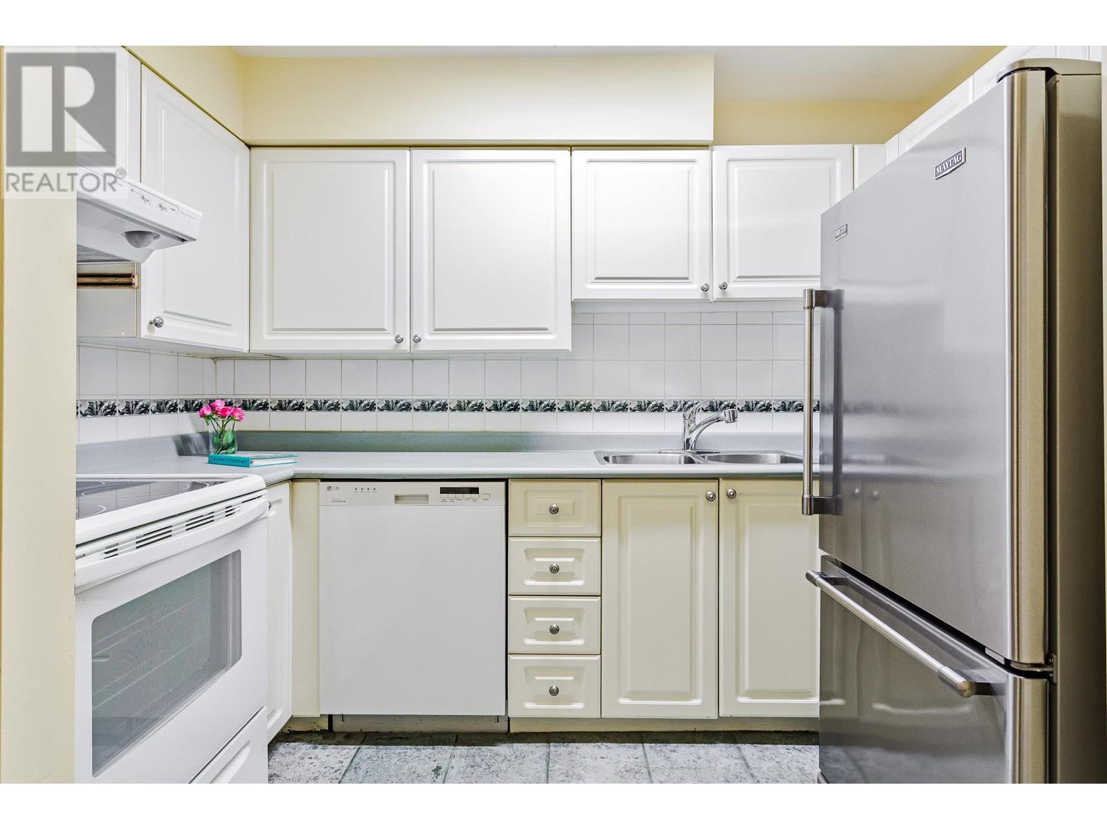 Listing Picture 10 of 23 : 104 1723 FRANCES STREET, Vancouver / 溫哥華 - 魯藝地產 Yvonne Lu Group - MLS Medallion Club Member