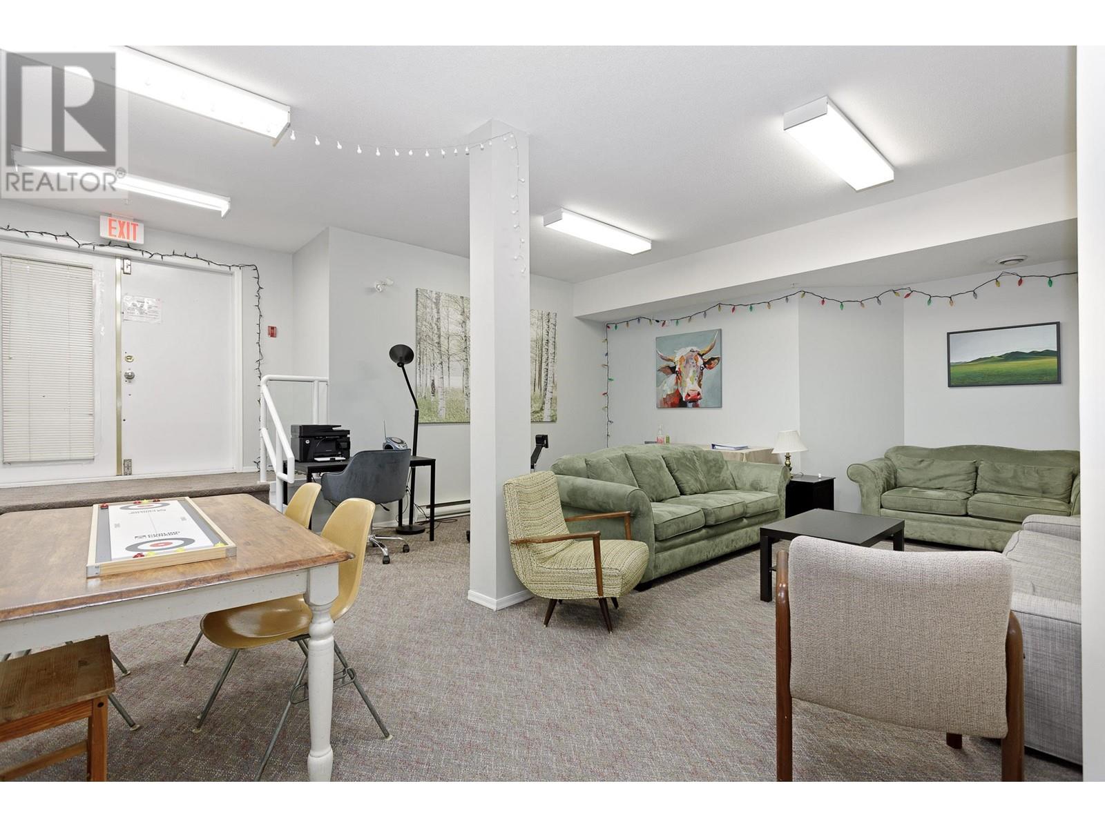 Listing Picture 20 of 23 : 104 1723 FRANCES STREET, Vancouver / 溫哥華 - 魯藝地產 Yvonne Lu Group - MLS Medallion Club Member