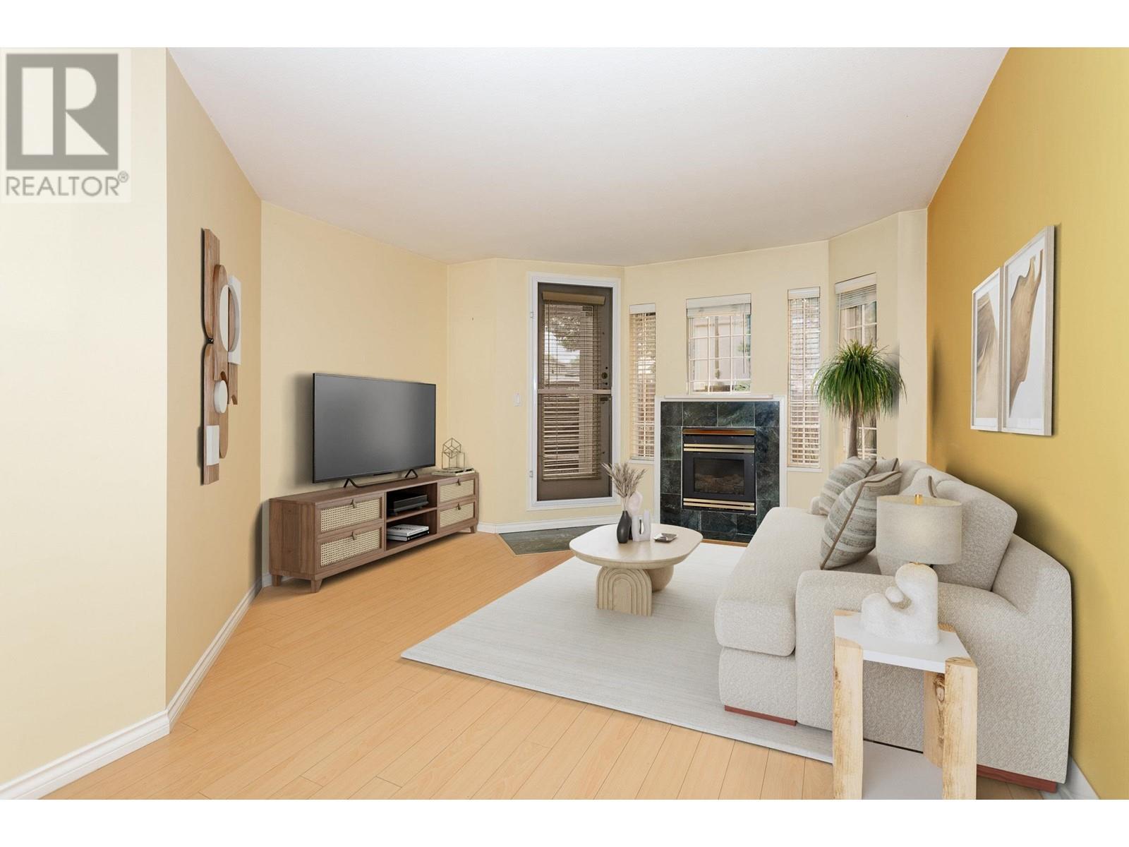 Listing Picture 3 of 23 : 104 1723 FRANCES STREET, Vancouver / 溫哥華 - 魯藝地產 Yvonne Lu Group - MLS Medallion Club Member