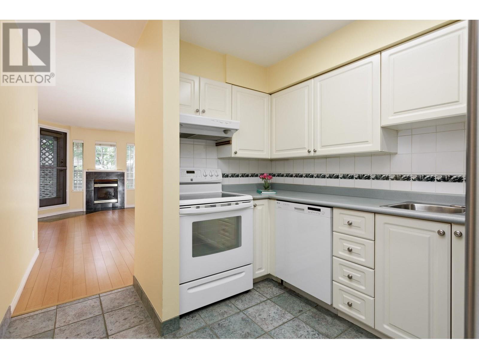 Listing Picture 9 of 23 : 104 1723 FRANCES STREET, Vancouver / 溫哥華 - 魯藝地產 Yvonne Lu Group - MLS Medallion Club Member