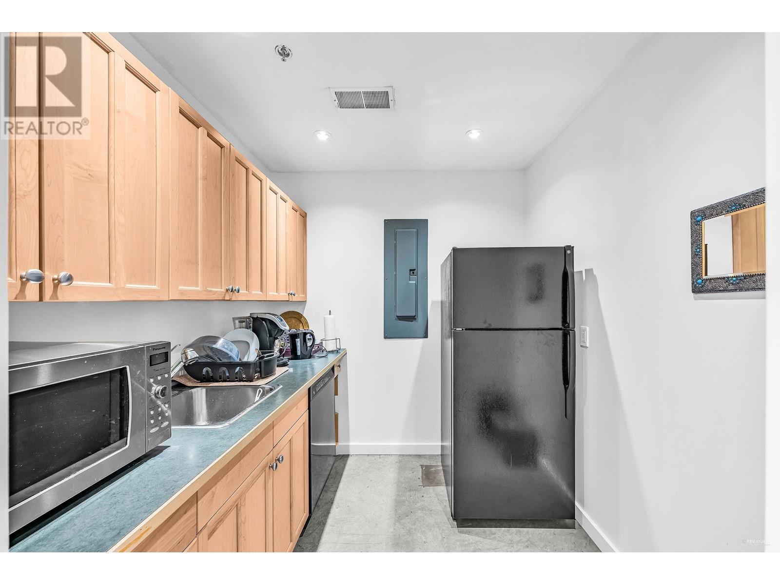 205 998 Harbourside Drive, North Vancouver, British Columbia  V7P 3T2 - Photo 15 - C8060661