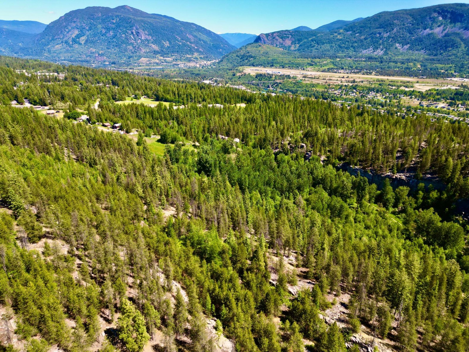 2700 14th Avenue, Castlegar, British Columbia  V1L 1Z1 - Photo 4 - 2477584