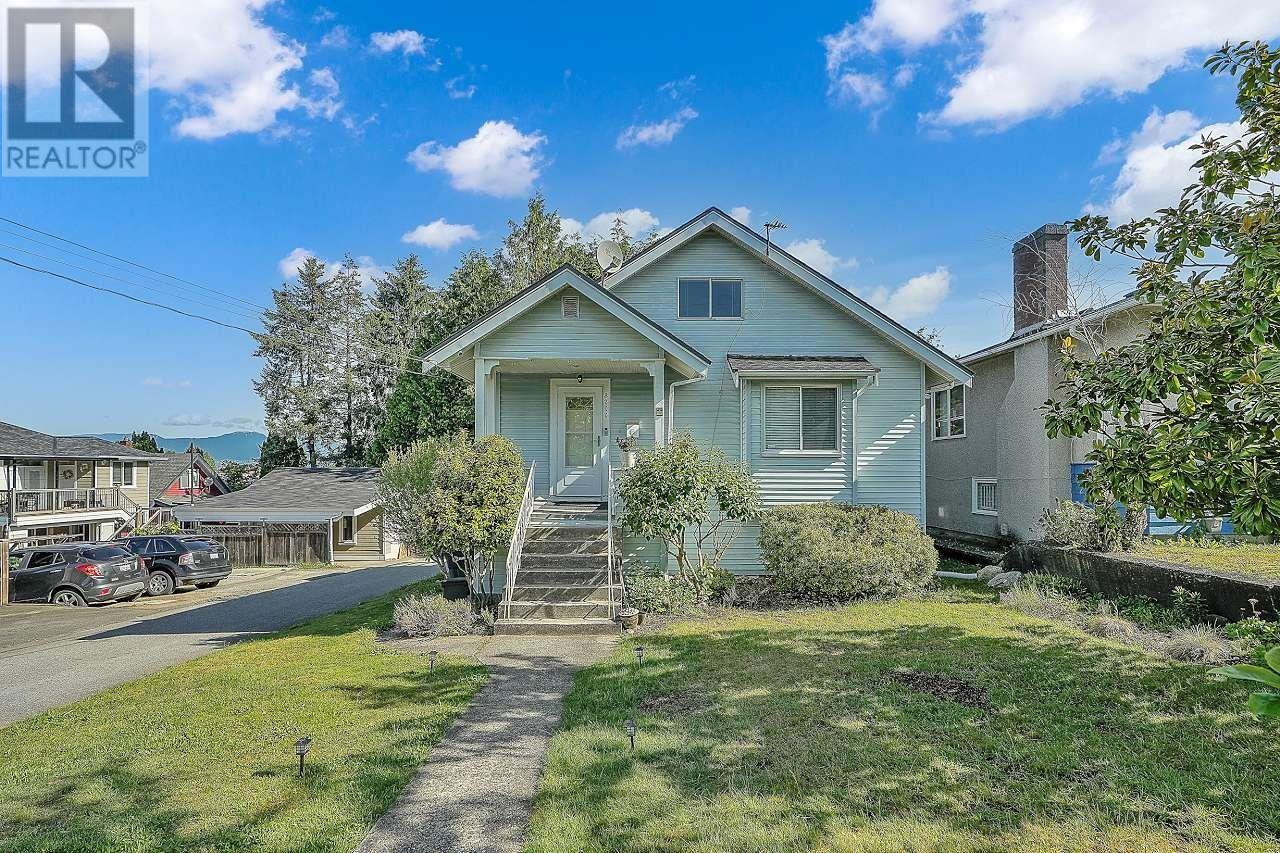 3717 Price Street, Burnaby, British Columbia  V5G 2K9 - Photo 3 - R2884377