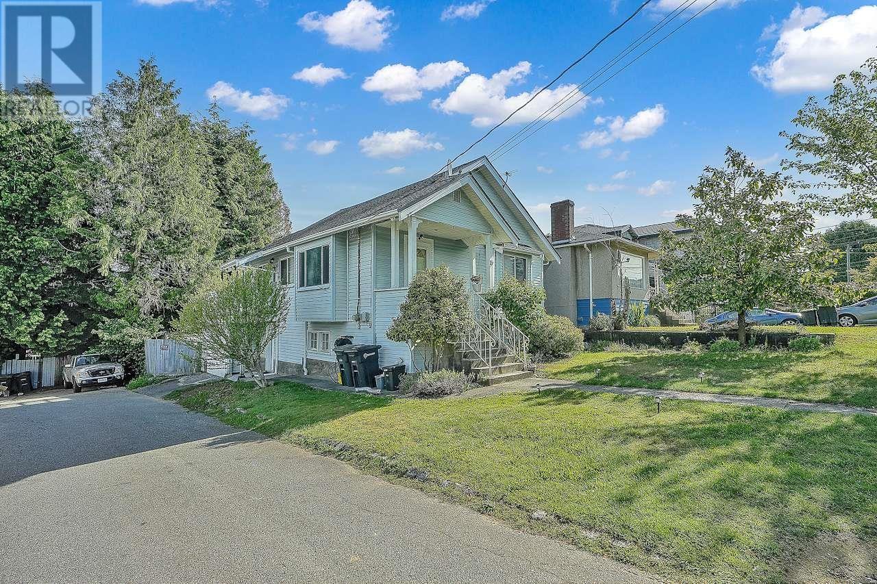 3717 Price Street, Burnaby, British Columbia  V5G 2K9 - Photo 4 - R2884377