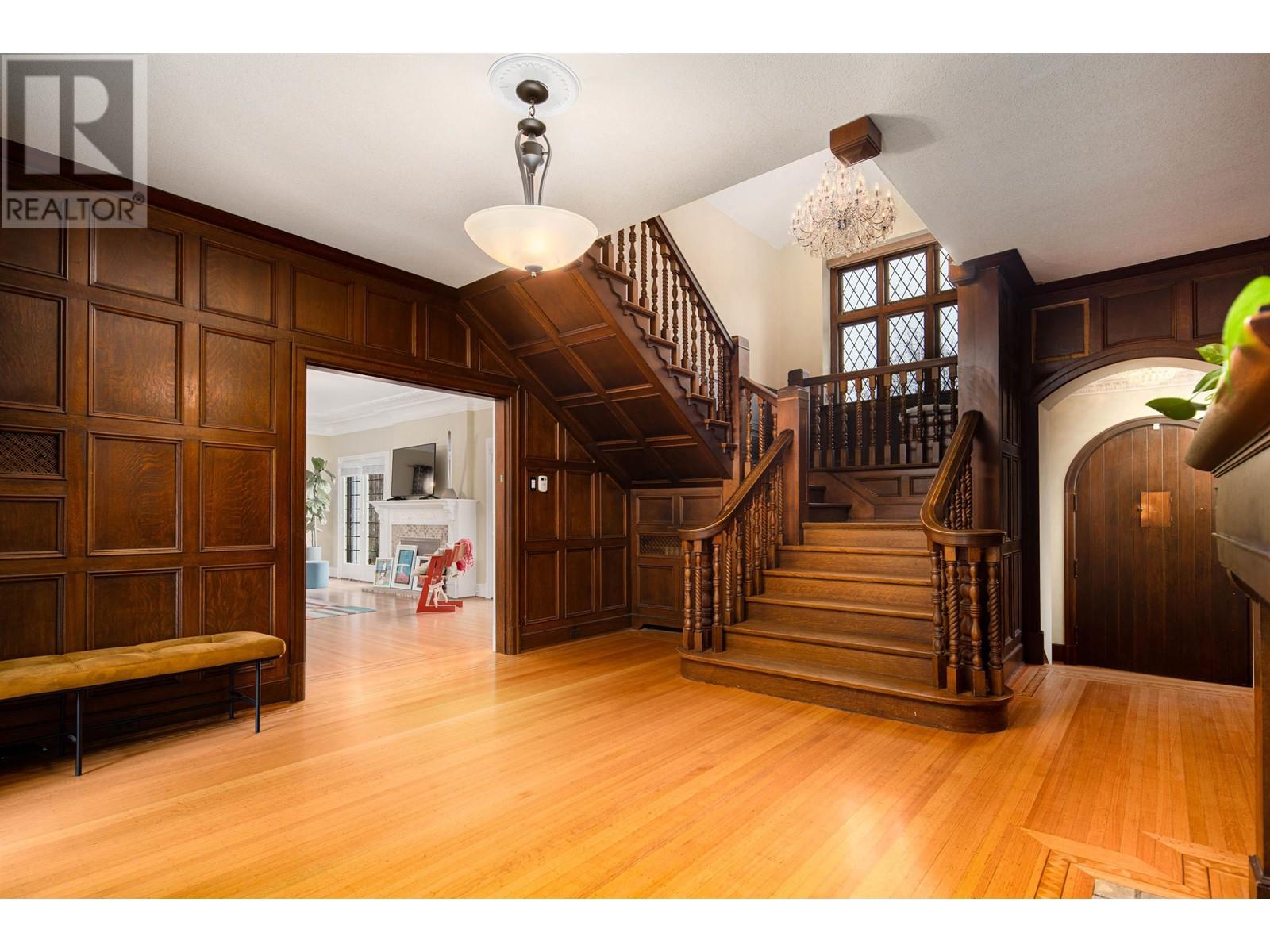 Property at 1678 SOMERSET CRESCENT image 4