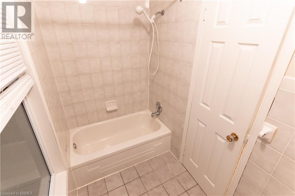 118 Albion Street, Brantford, Ontario  N3T 3M6 - Photo 14 - 40603220