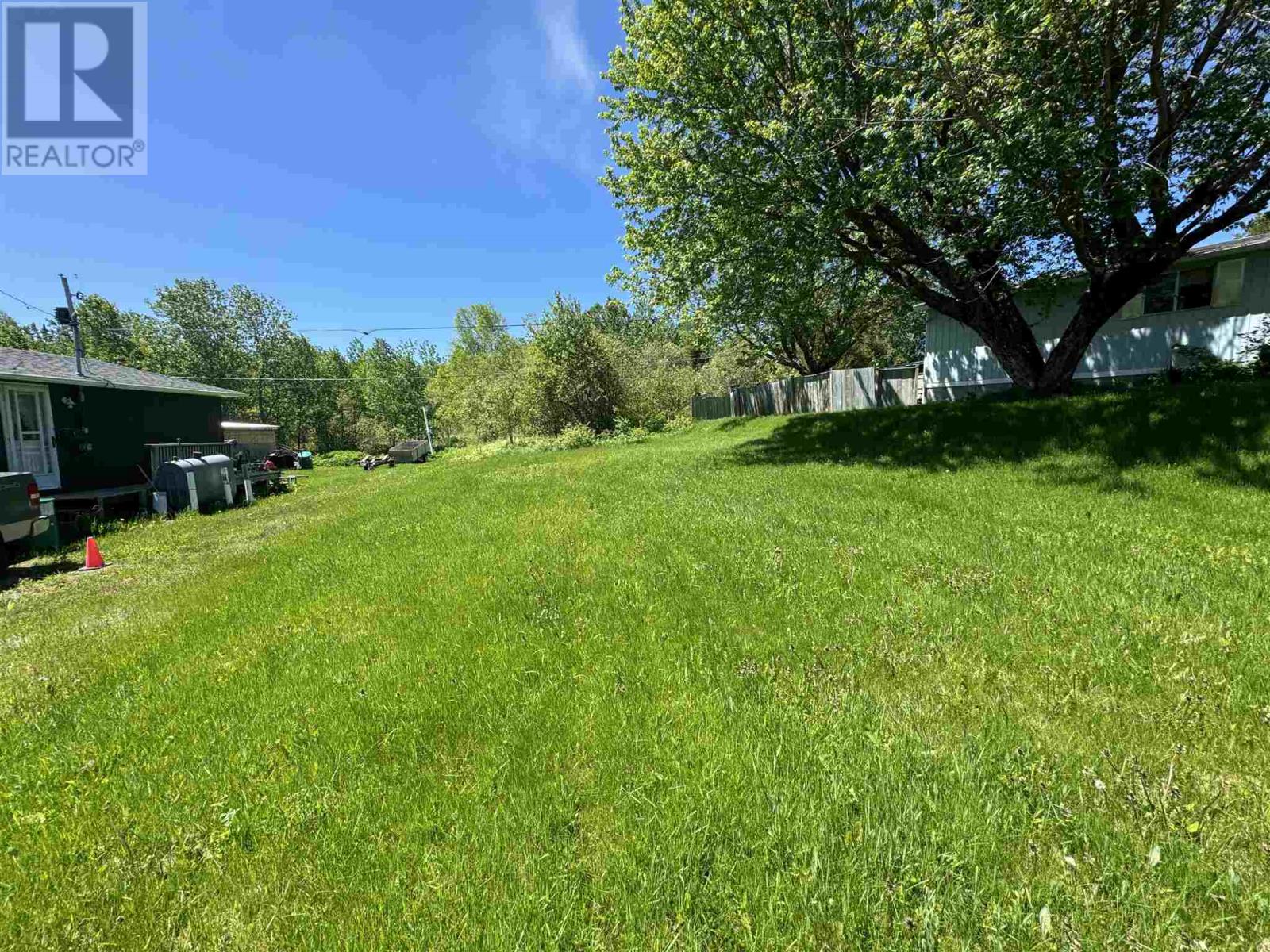 12 Partridge Ave, Manitouwadge, Ontario  P0T 2C0 - Photo 4 - TB241656