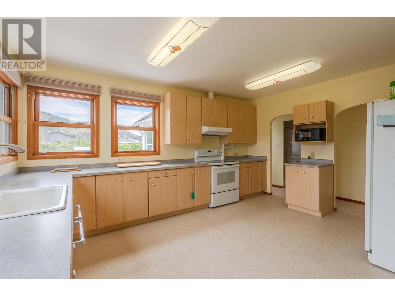 Property at 15018 Vanderburgh Avenue image 1