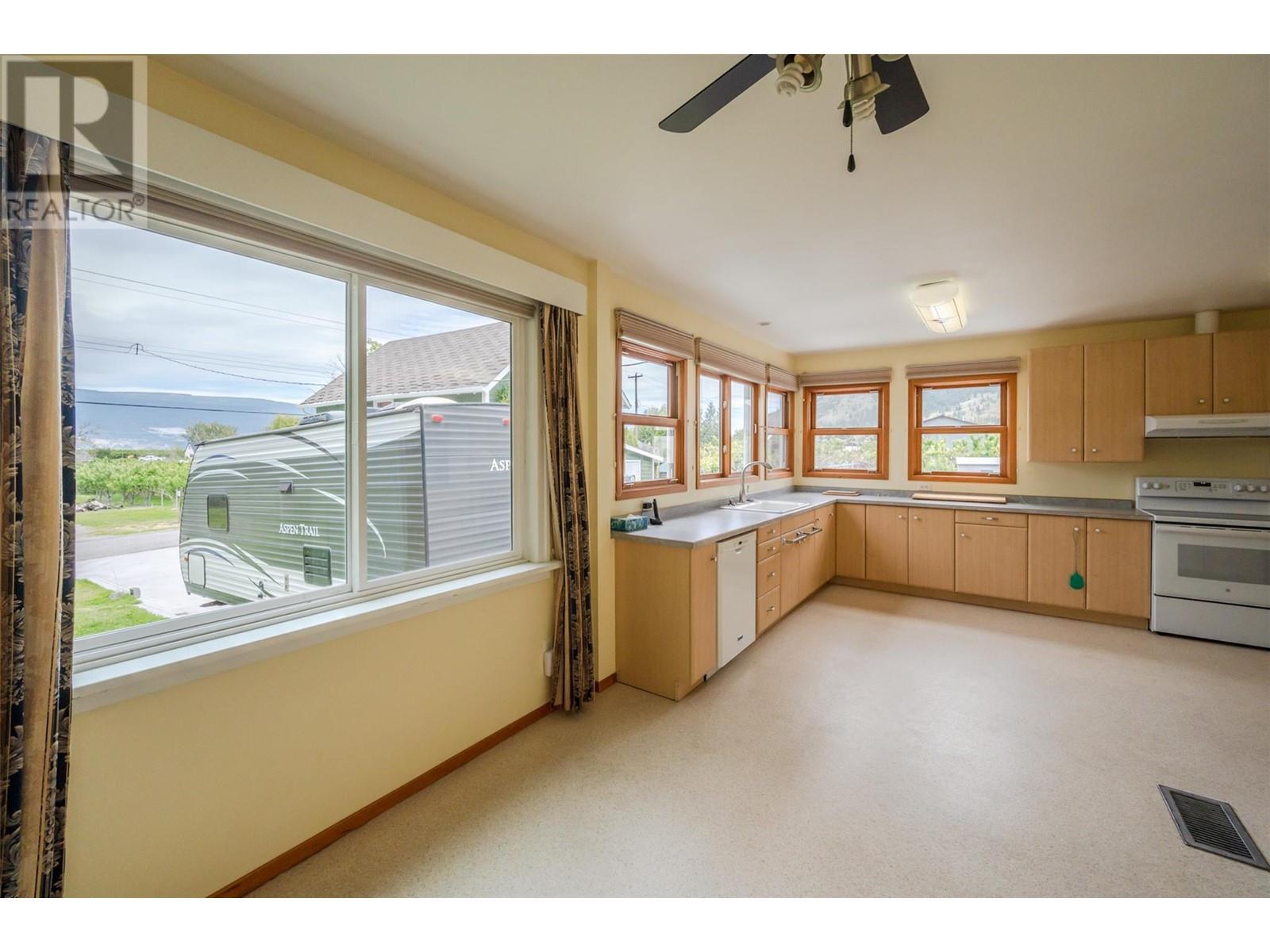 Property at 15018 Vanderburgh Avenue image 5