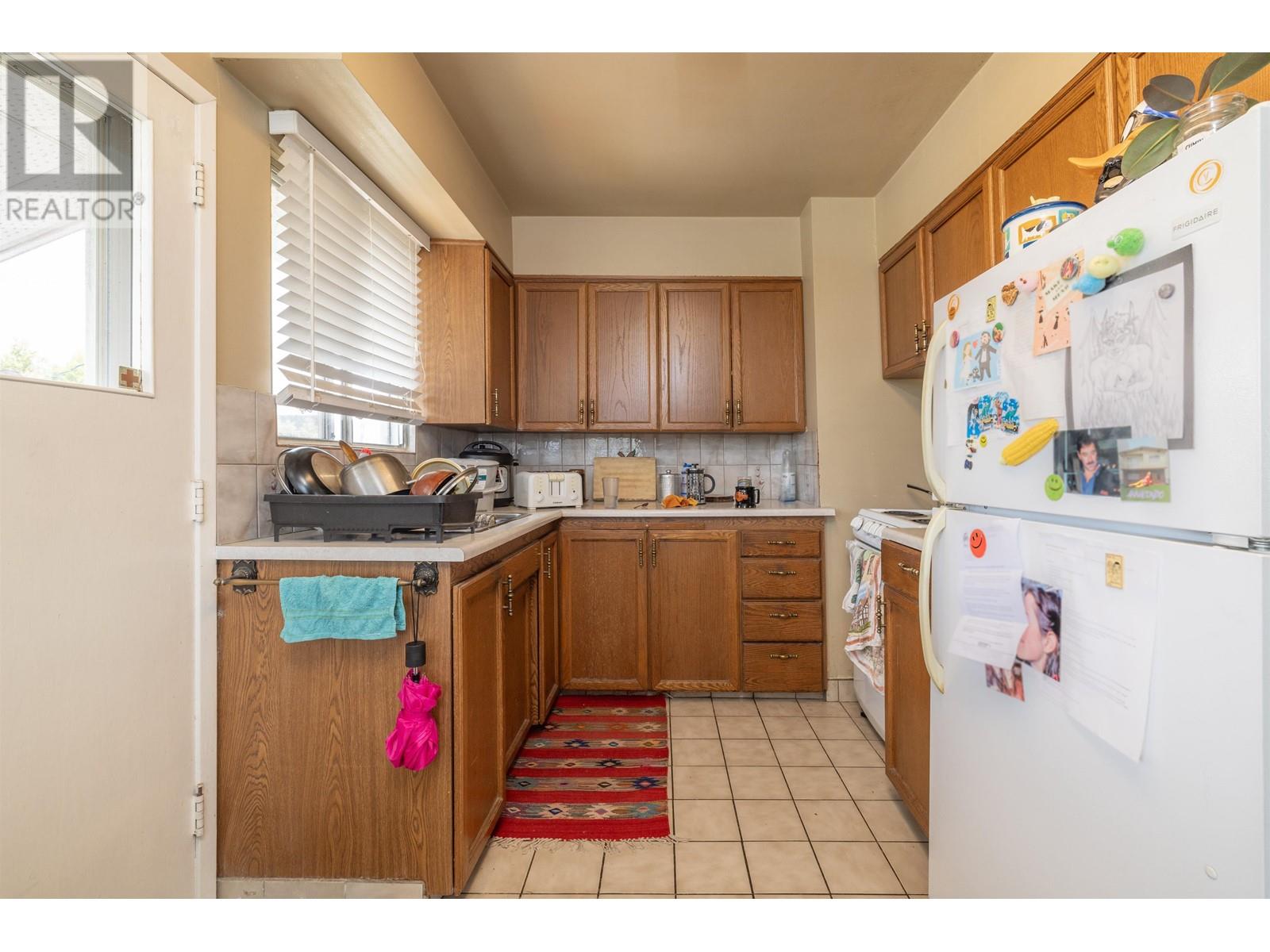 3739 Brandon Street, Burnaby, British Columbia  V5G 2P3 - Photo 6 - R2892868