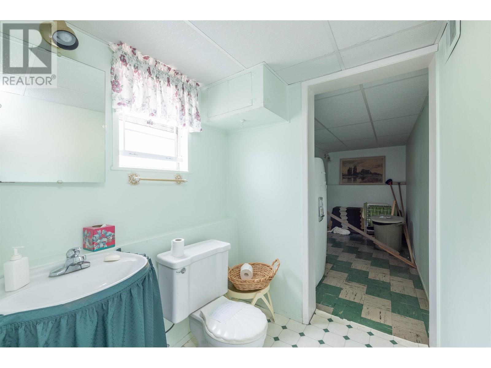 3737 Brandon Street, Burnaby, British Columbia  V5G 2P3 - Photo 15 - R2892840